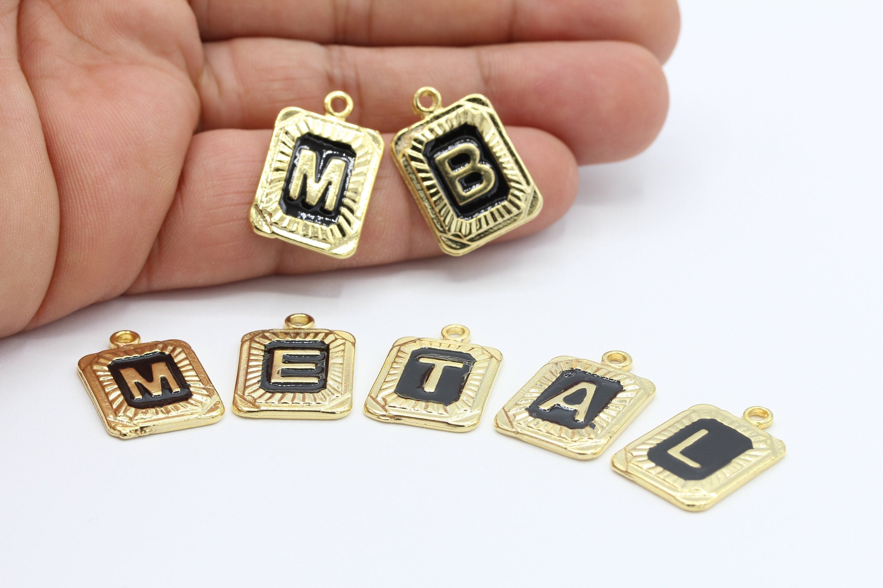 Gold Initial Necklaces for Women Men Boy Square Letter Necklaces 26 Capital  A-Z Stainless Steel Letter Pendant Necklace with Trendy Figaro Chain M -  Walmart.com